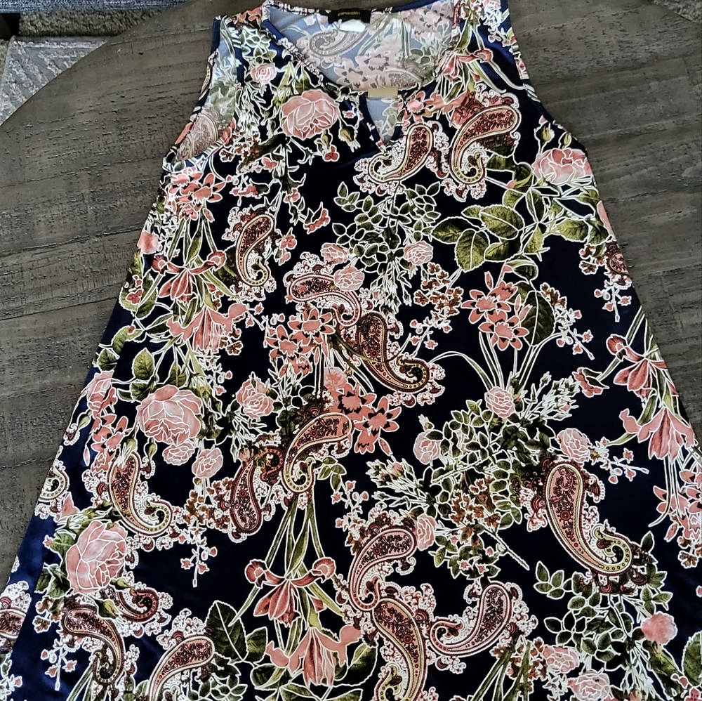Spring floral dress size M